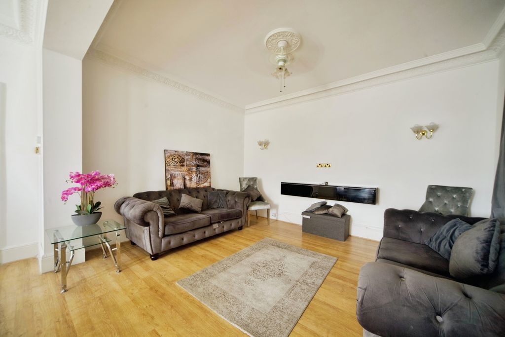 Property photo 2 of 17 Photo