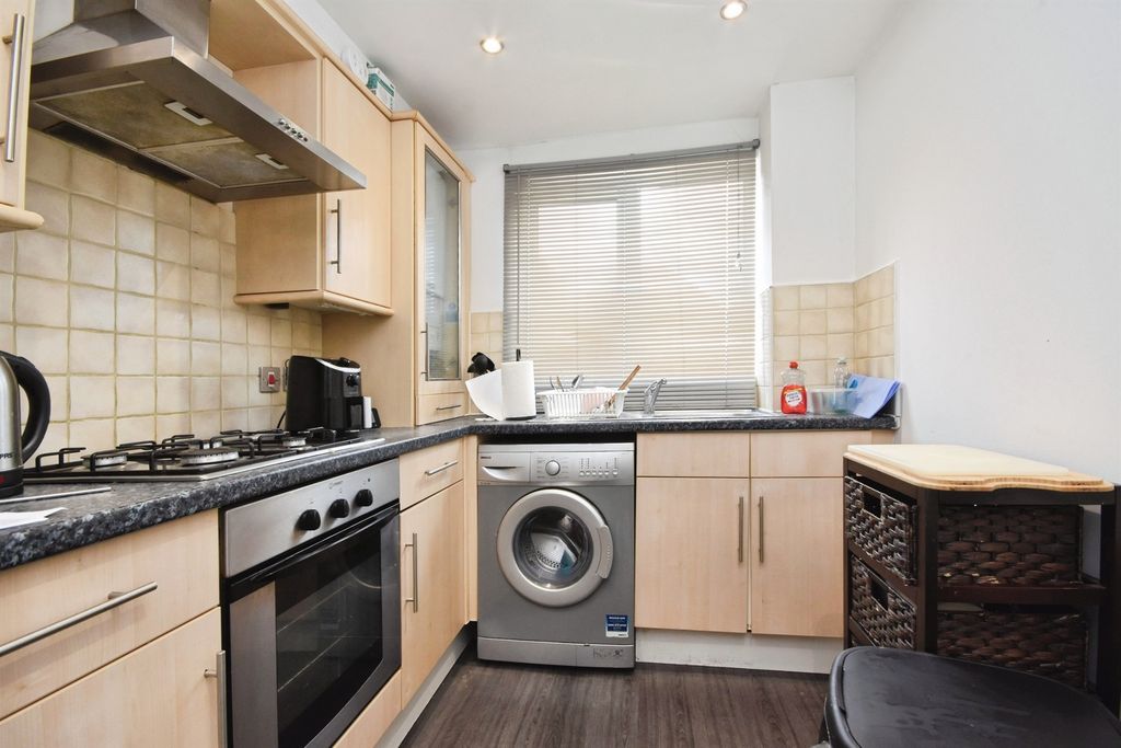 Property photo 2 of 13