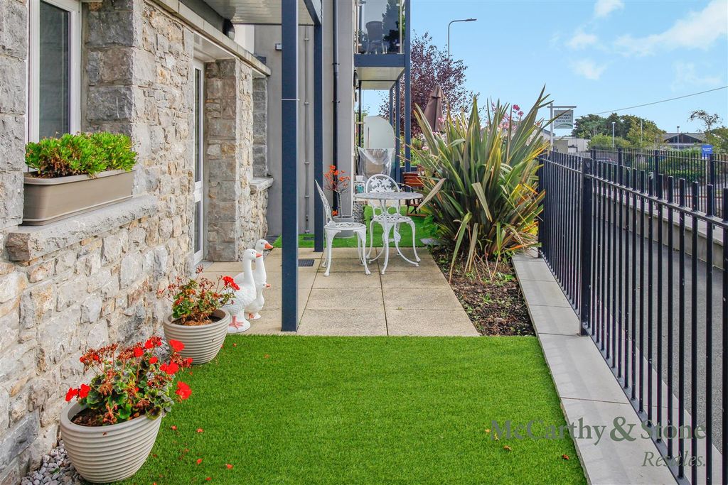 Property photo 1 of 20 8703582-Exterior11.Jpg