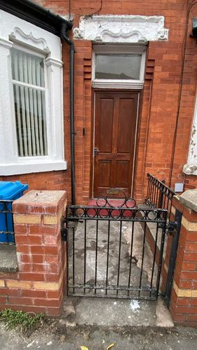 Property photo 1 of 17 Cover