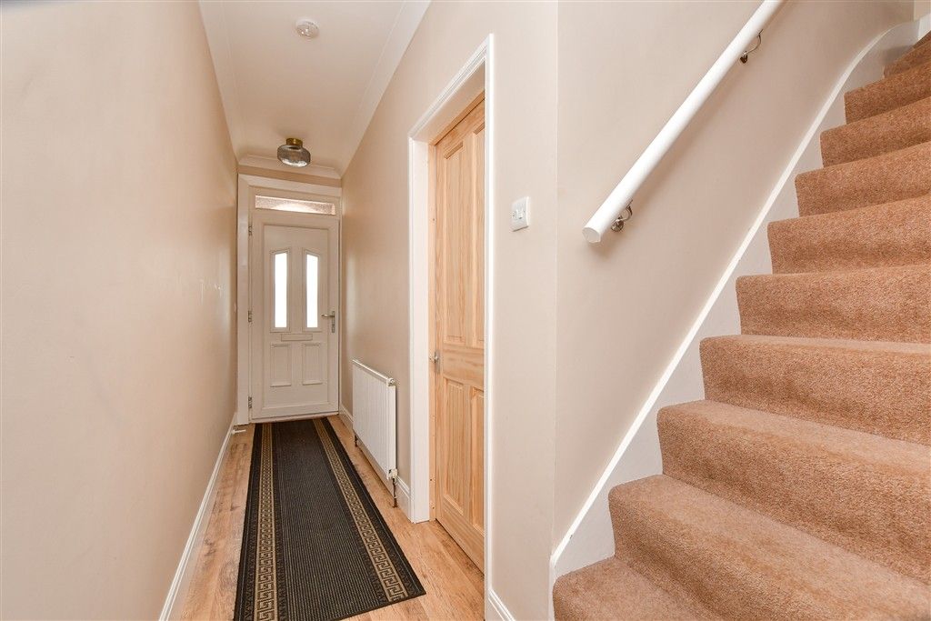 Property photo 3 of 21 Entrance Hall
