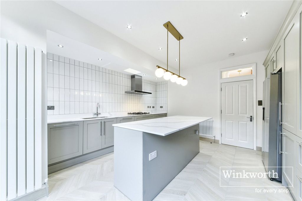 Property photo 2 of 15 Picture No. 04