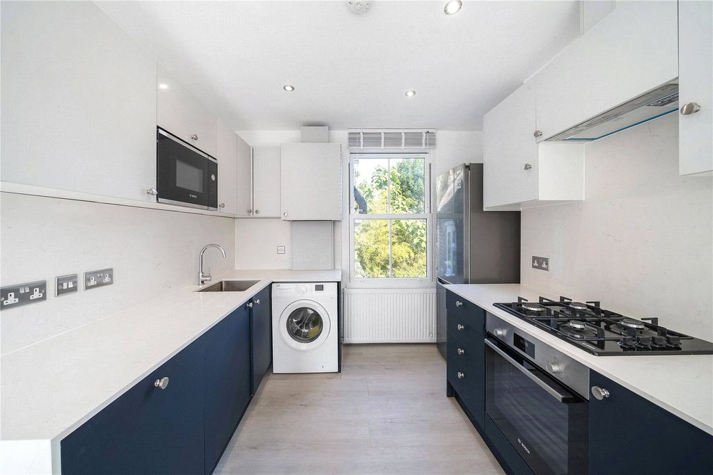Property photo 1 of 11 Kitchen
