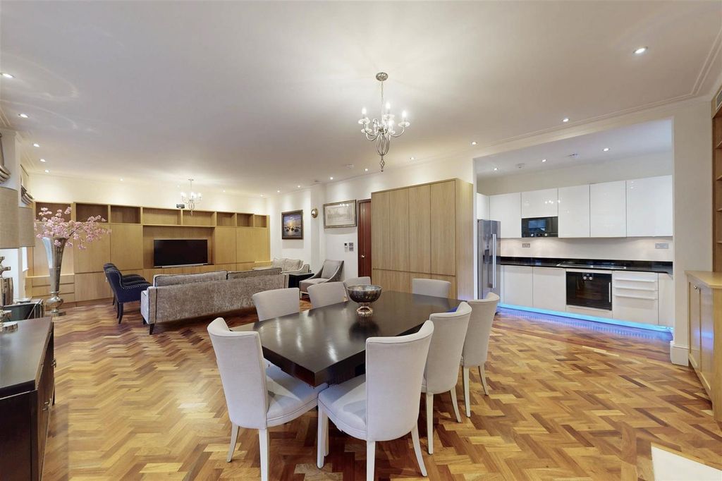 Property photo 1 of 16 Reception