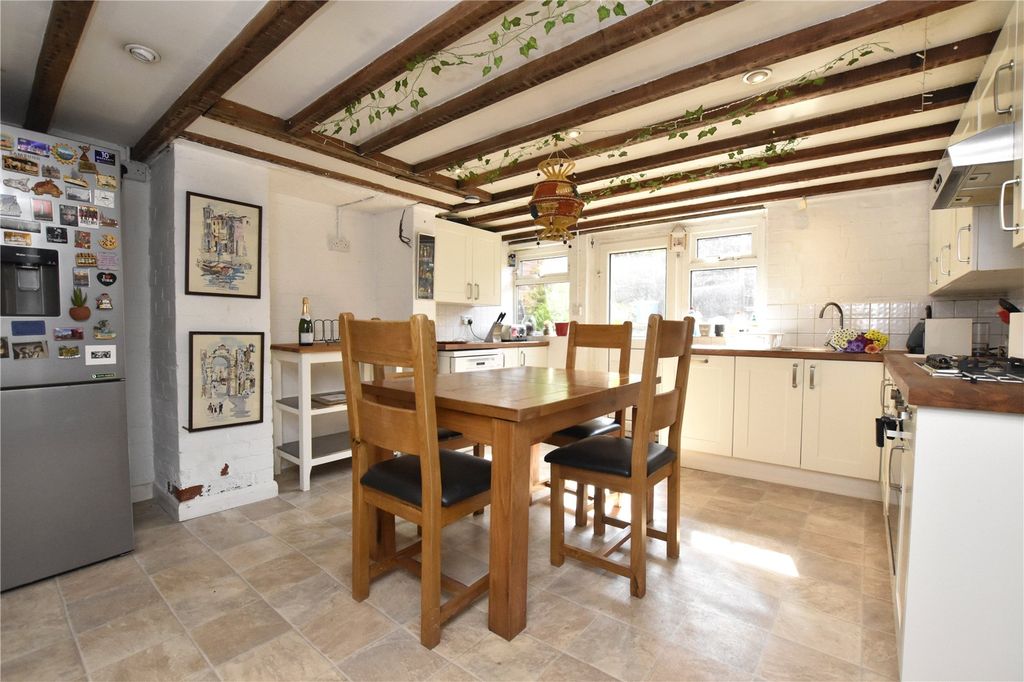 Property photo 3 of 15 Picture No. 11