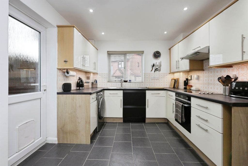 Property photo 3 of 16