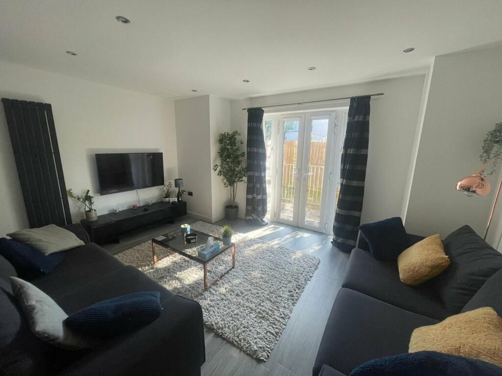 Property photo 2 of 15 3738691