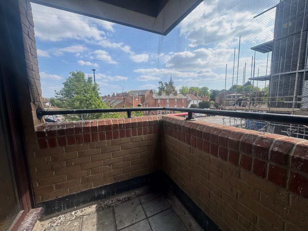 Property photo 1 of 6 Balcony