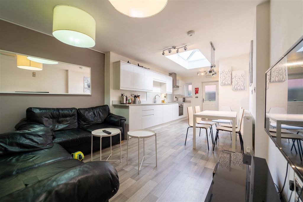 Property photo 3 of 33 Fas06105.Jpg