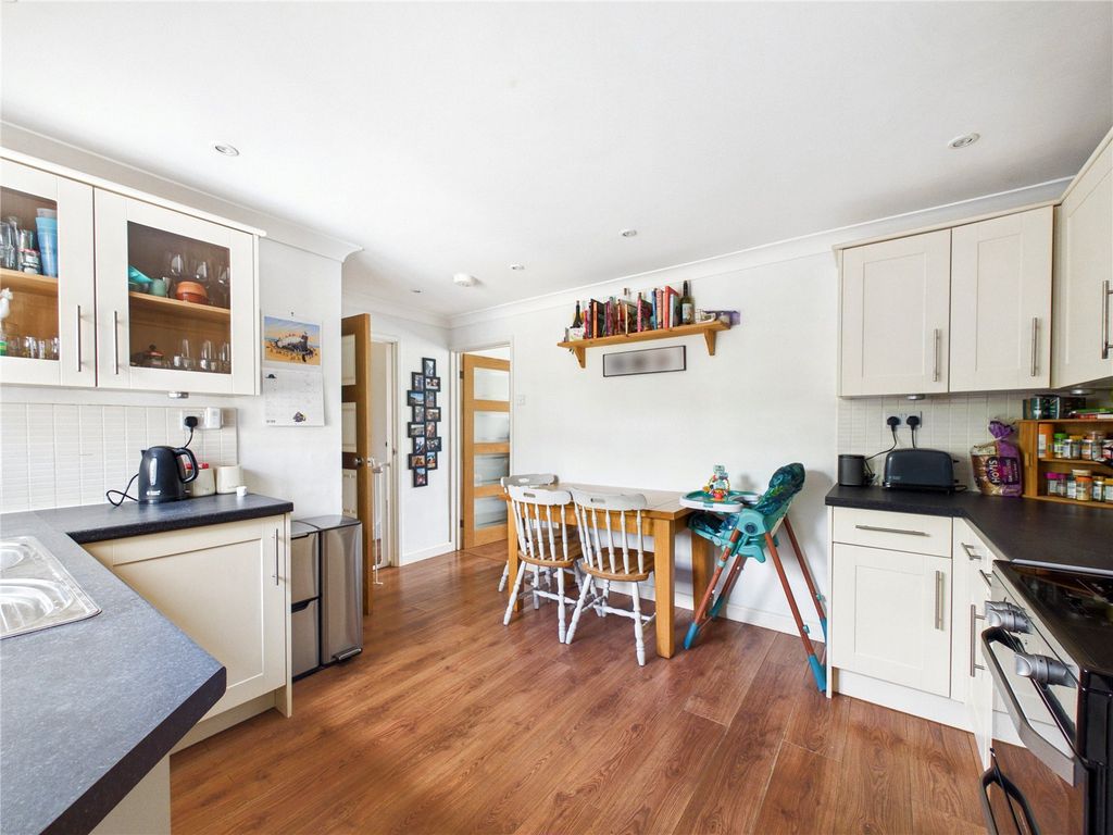 Property photo 2 of 12 Picture No. 03