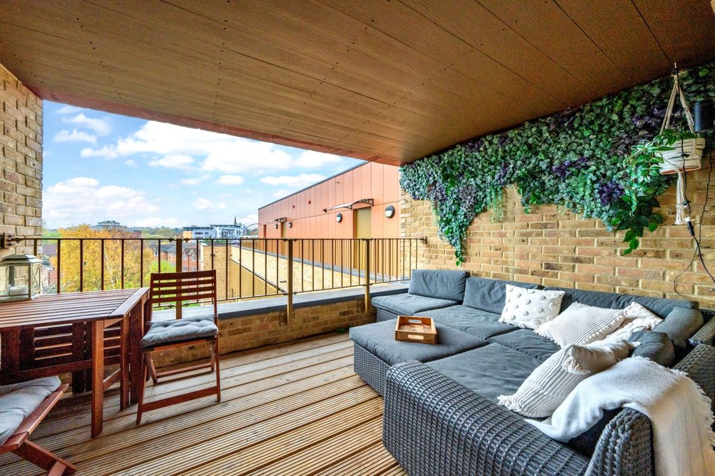Property photo 1 of 17 Balcony