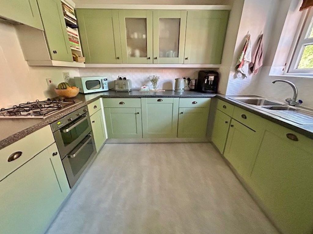 Property photo 2 of 23 Kitchen