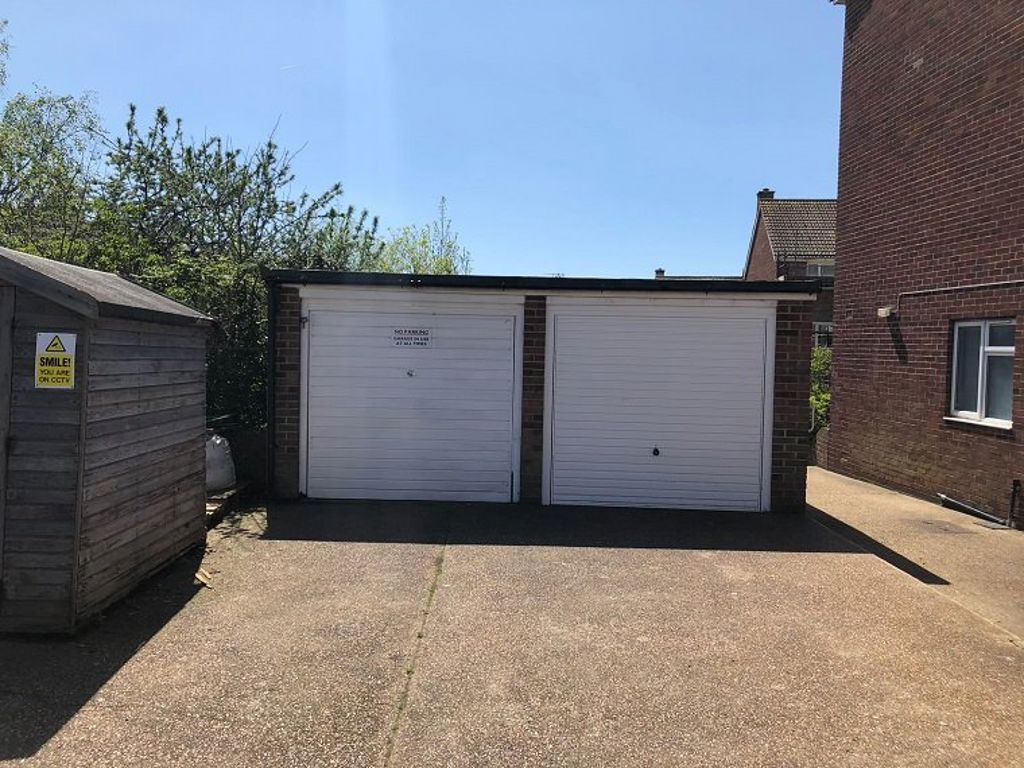 Property photo 1 of 2