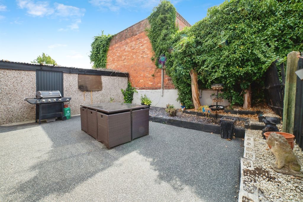 Property photo 2 of 23