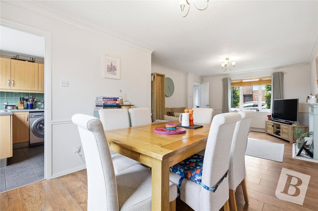 Property photo 3 of 18 Living/Dining Room