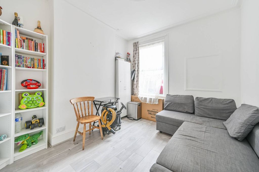 Property photo 3 of 20