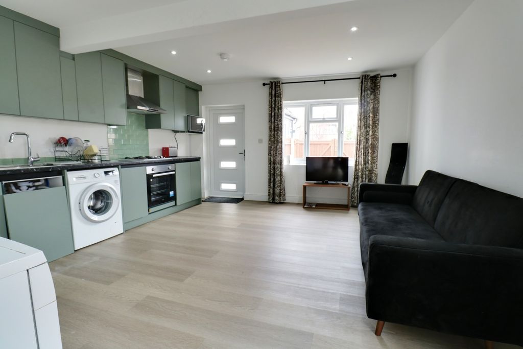 Property photo 2 of 9 5056301