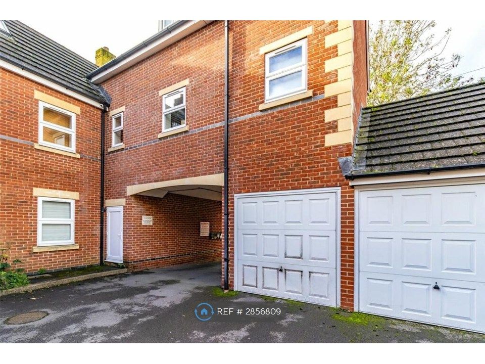 Property photo 2 of 12 Garage