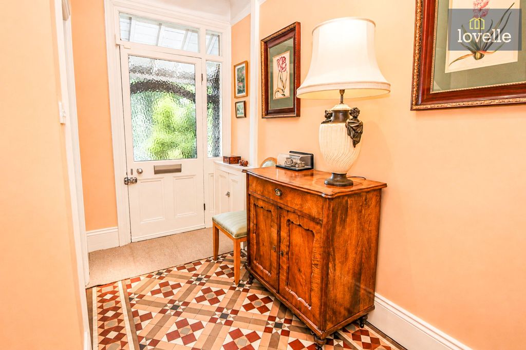 Property photo 3 of 32
