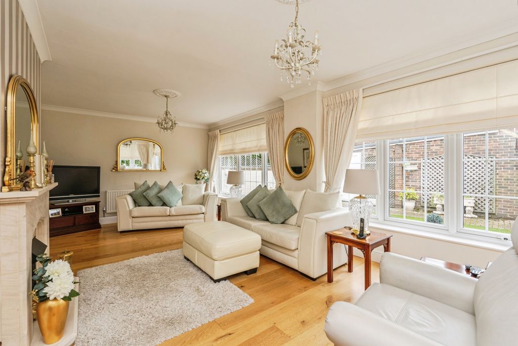 Property photo 2 of 16 Pbox-Img.Jpg