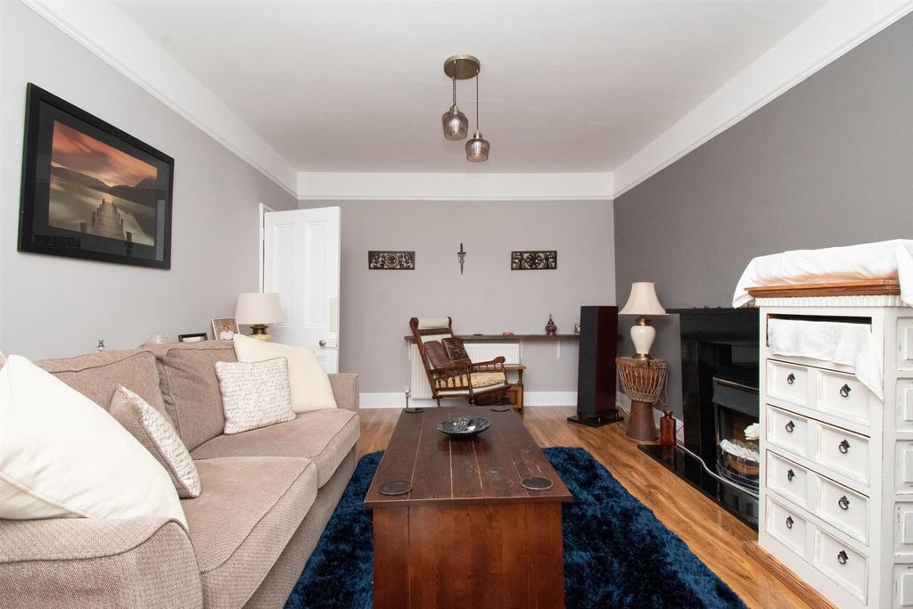 Property photo 2 of 20 Living Room