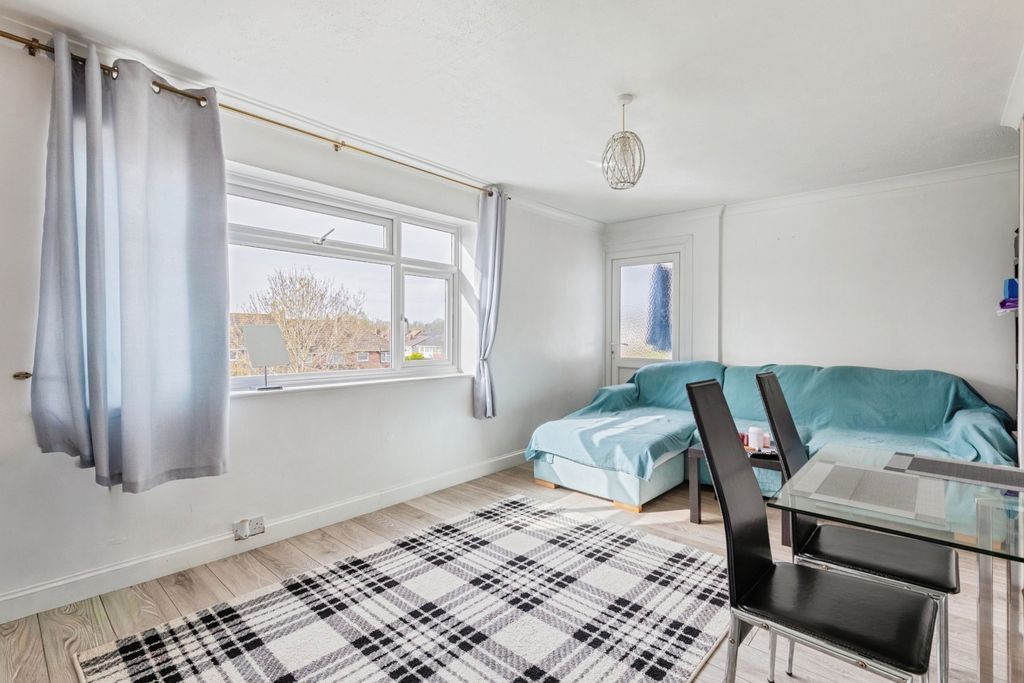 Property photo 3 of 14 Pbox-Img.Jpg
