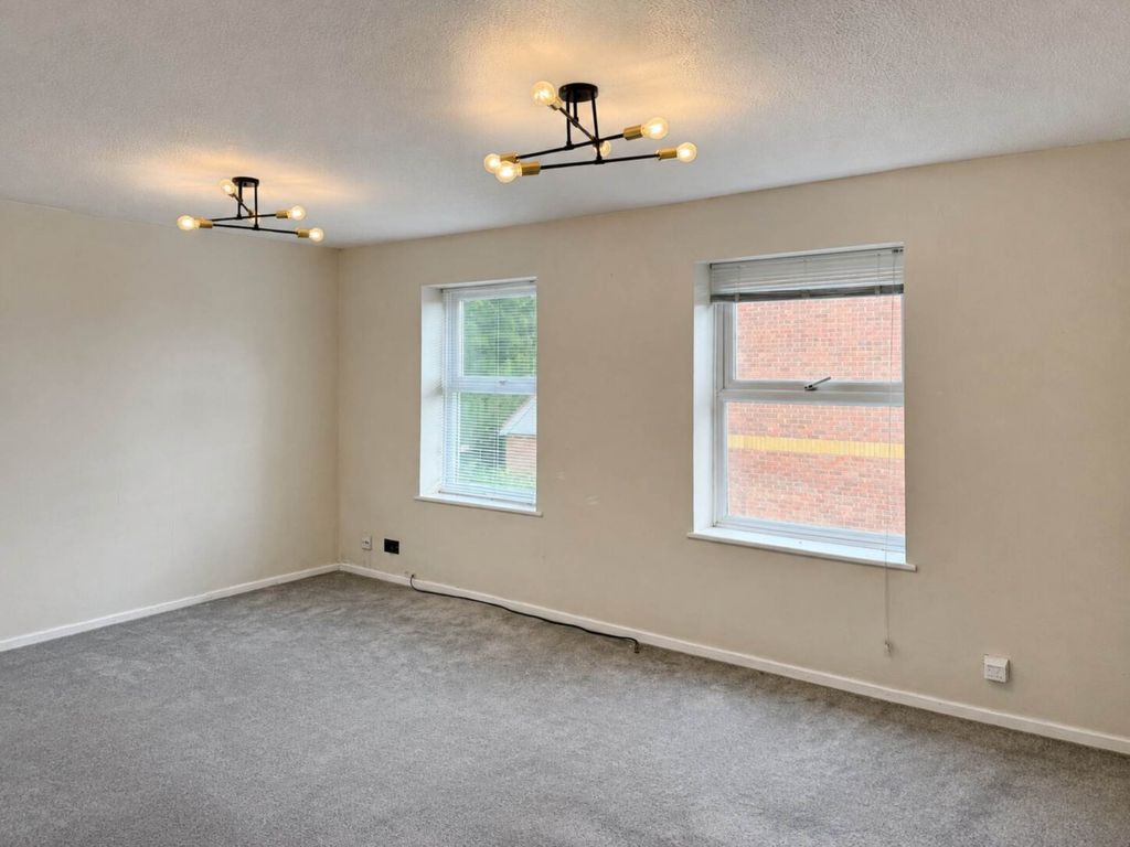 Property photo 2 of 6