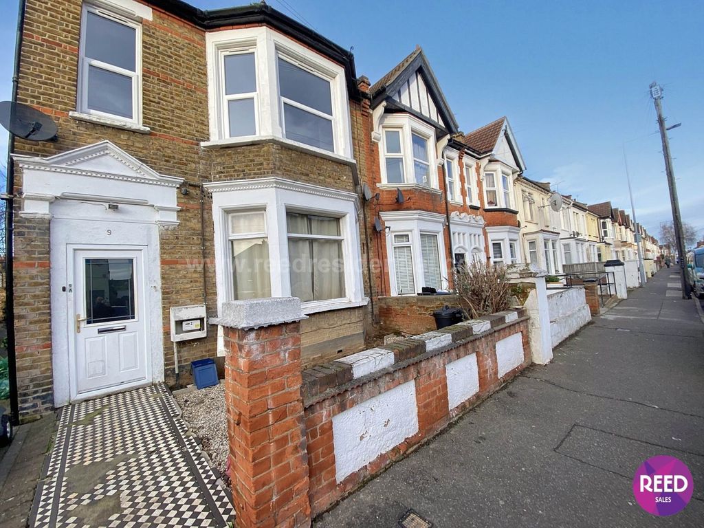 Property photo 2 of 8