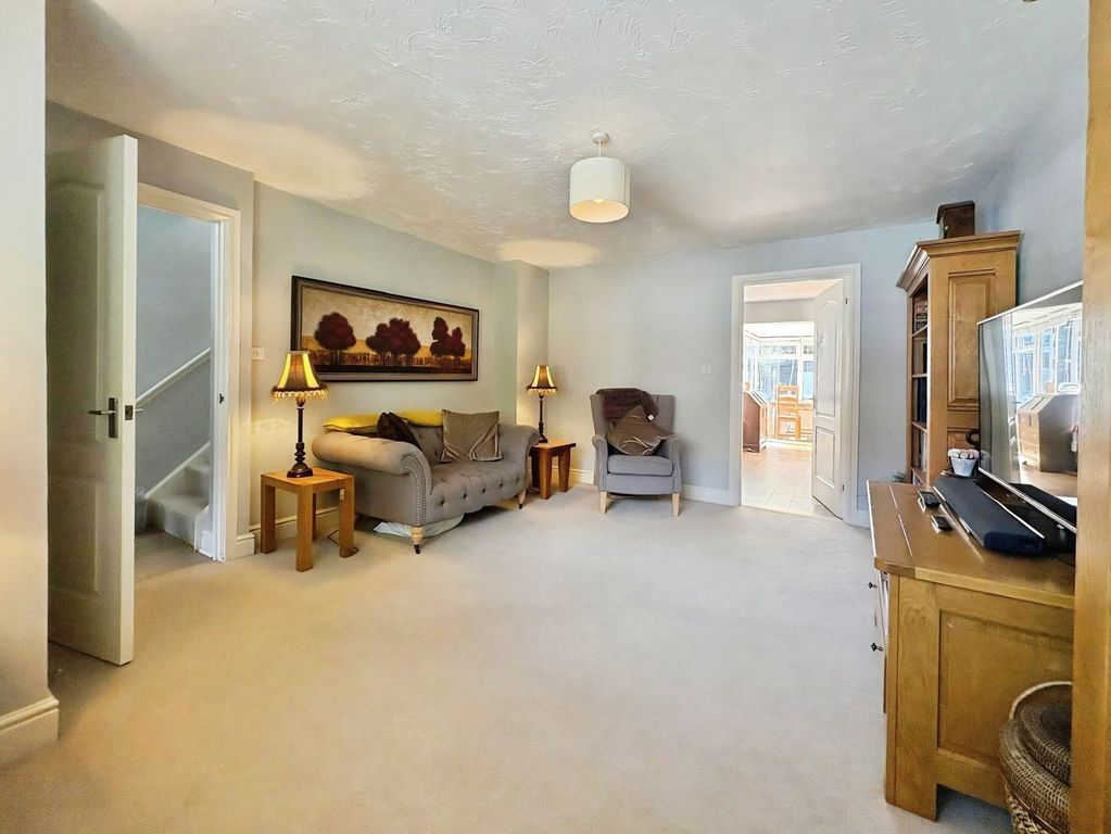 Property photo 2 of 12 Pbox-Img.Jpg