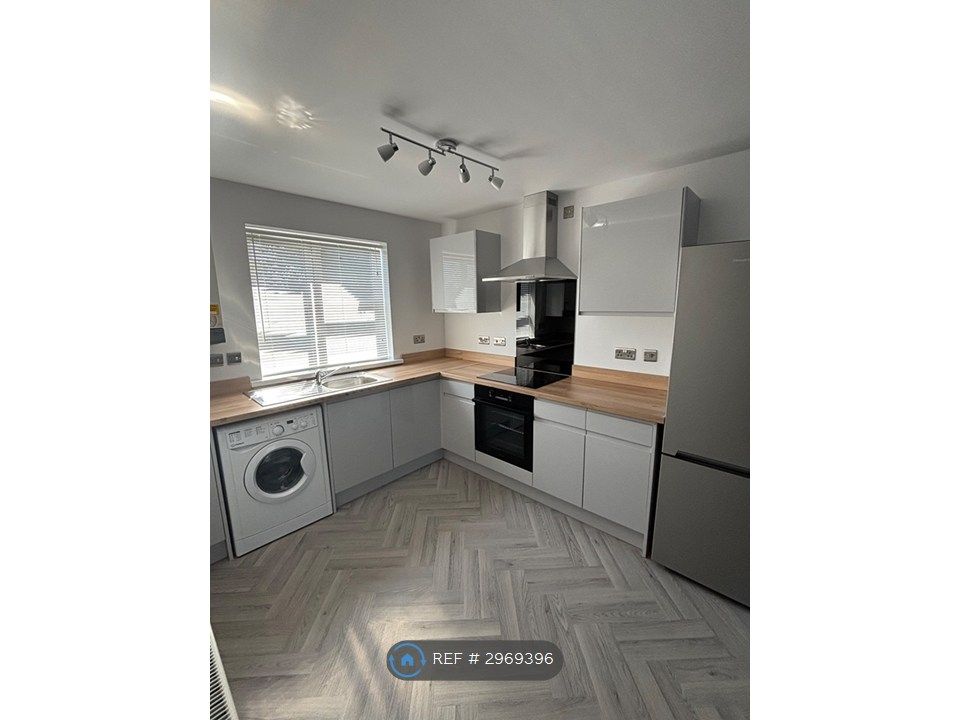 Property photo 1 of 10 Kitchen