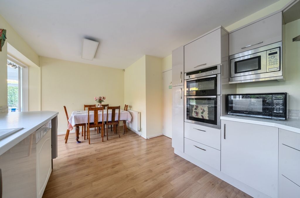 Property photo 2 of 23 1432599-14-69Baeb477cd23
