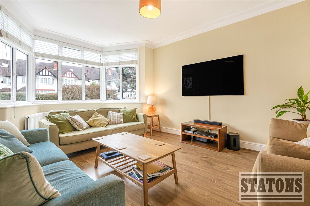 Property photo 2 of 17 Picture No. 24