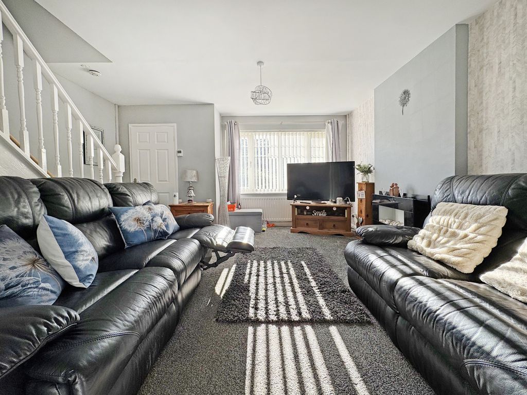 Property photo 2 of 33