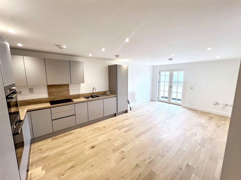 Property photo 2 of 15 Picture No. 56