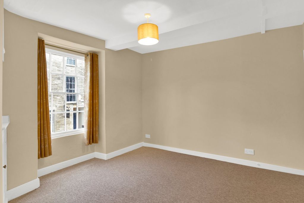 Property photo 2 of 10 Picture No. 28