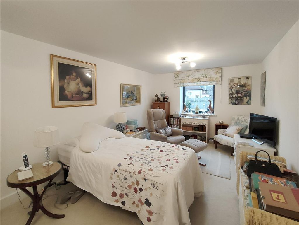 Property photo 2 of 10 Photo