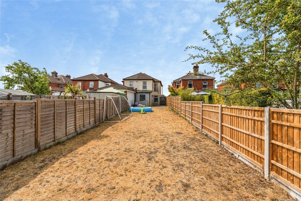 Property photo 2 of 13 Picture No. 40