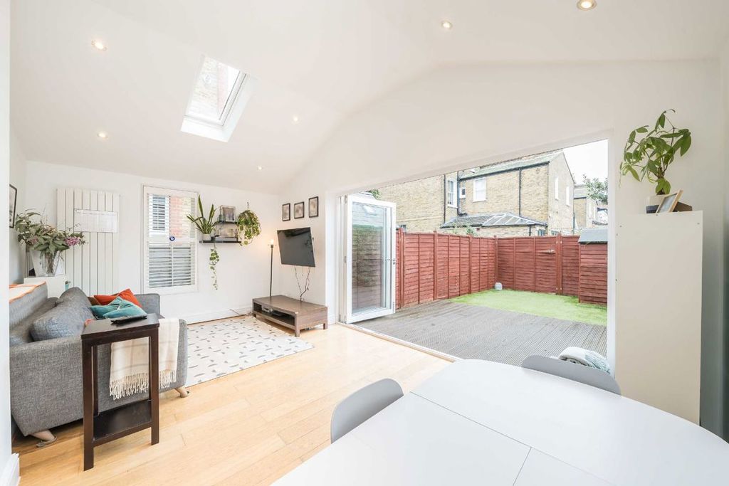 Property photo 2 of 9