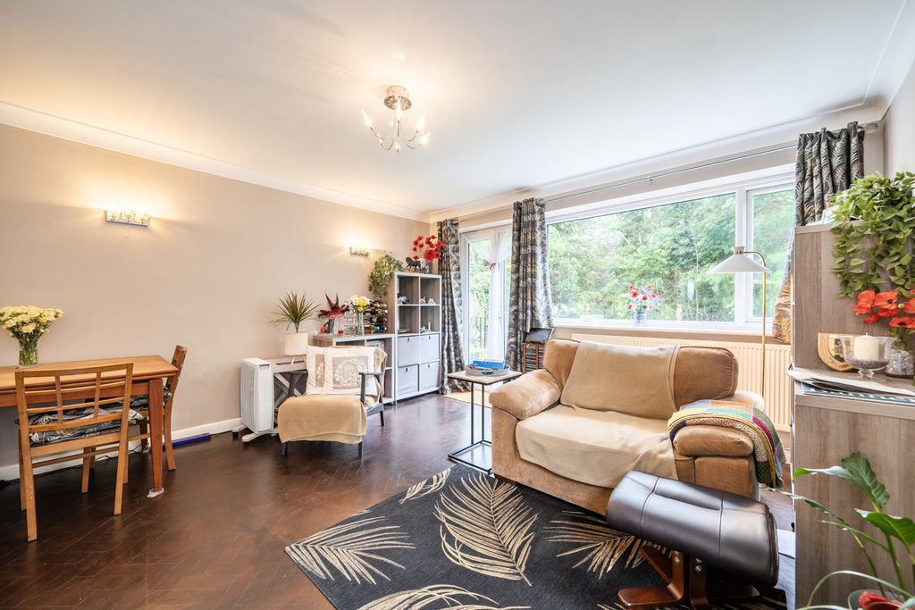 Property photo 3 of 12 1459026-13-6A04Ab...