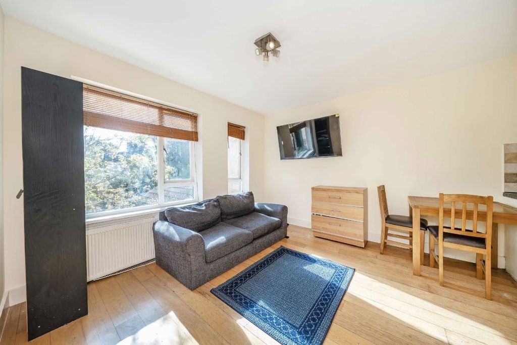 Property photo 2 of 6