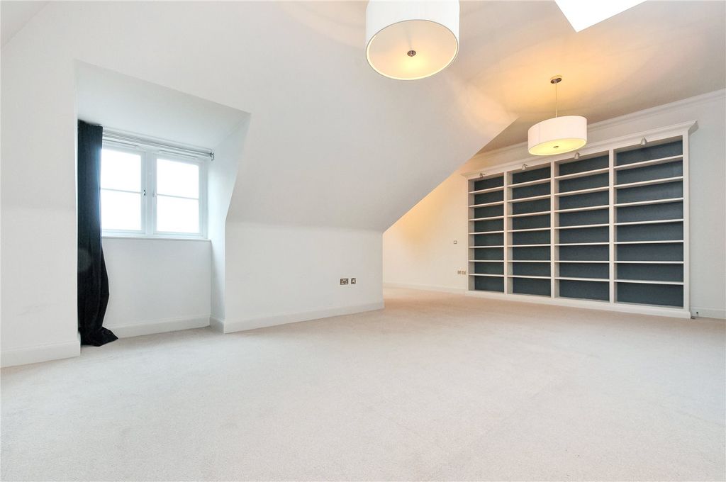 Property photo 3 of 8 Reception Room