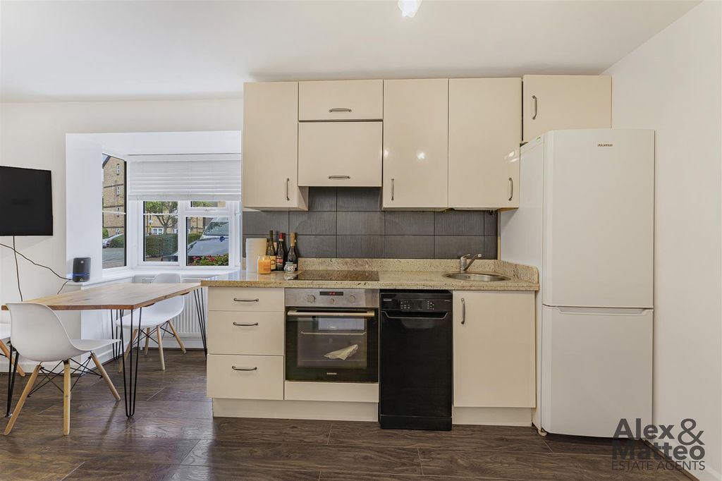 Property photo 3 of 12 Raphael Court