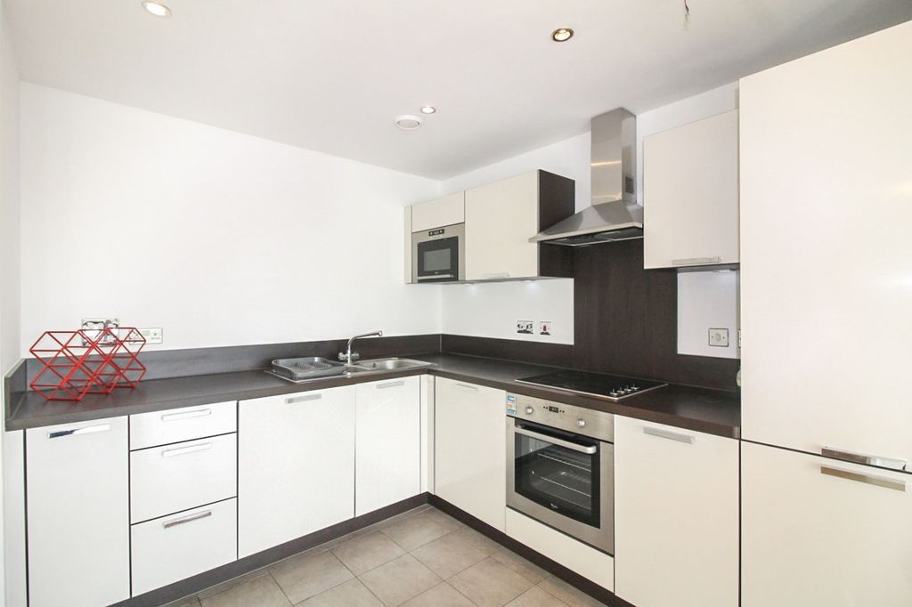 Property photo 3 of 7 Kitchen