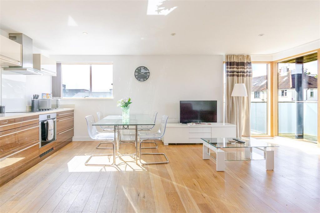 Property photo 3 of 22