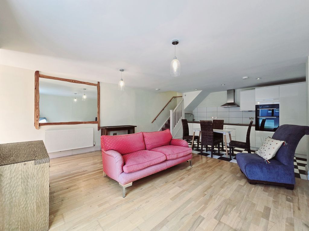 Property photo 2 of 12 Gallery