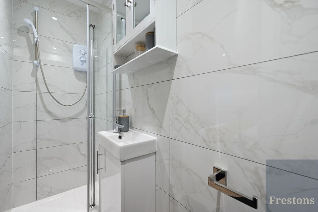 Property photo 3 of 5