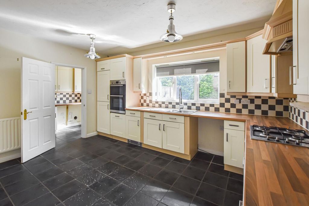Property photo 3 of 17 4022394_Preview.Jpg