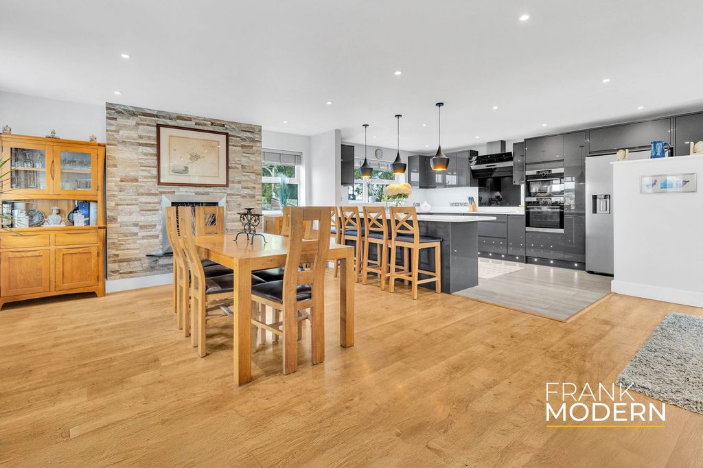 Property photo 3 of 51 Dining Area