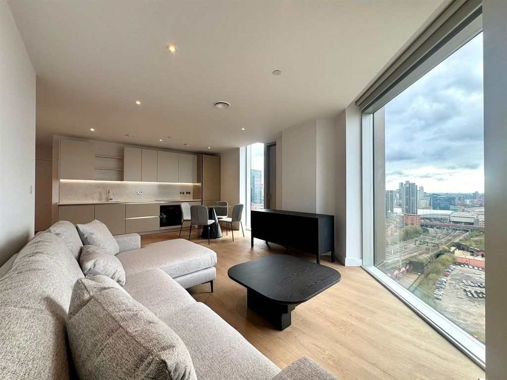 Property photo 2 of 25 Lounge Pic 7.Jpeg