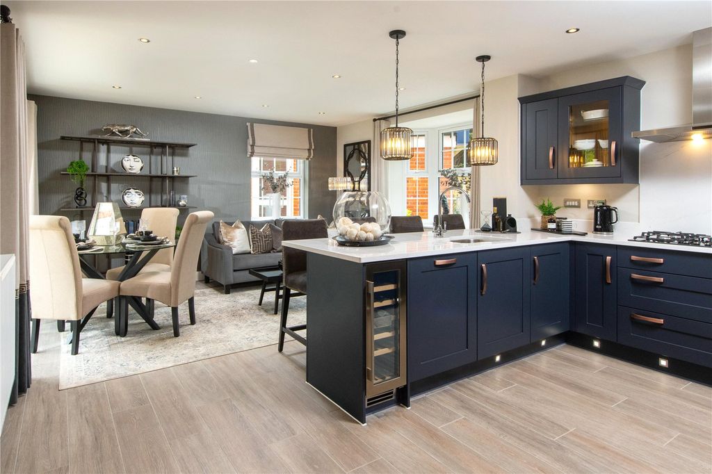 Property photo 2 of 18 Show Home